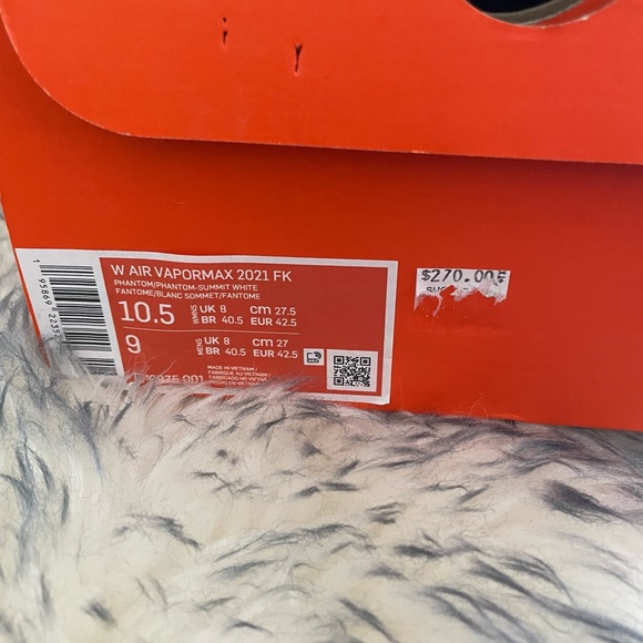 LIKE NEW NIKE VAPORMAX 2021 collection. - Picture 2 of 6
